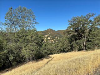 3265 Wolf Creek Road, Clearlake Oaks, CA 95423