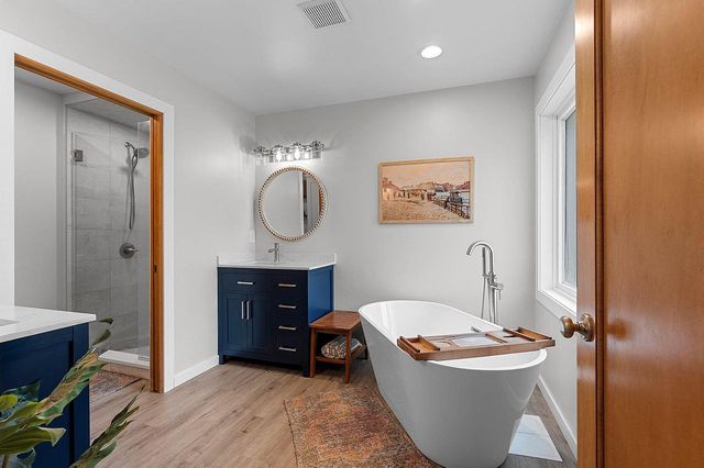 1111 HUNTINGTON WAY, Suamico, WI 54173