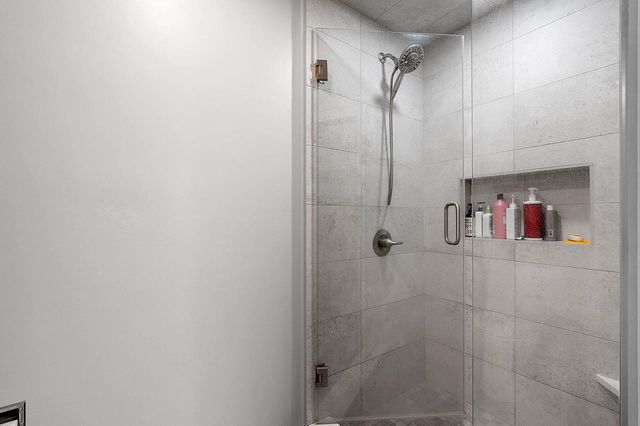 1111 HUNTINGTON WAY, Suamico, WI 54173