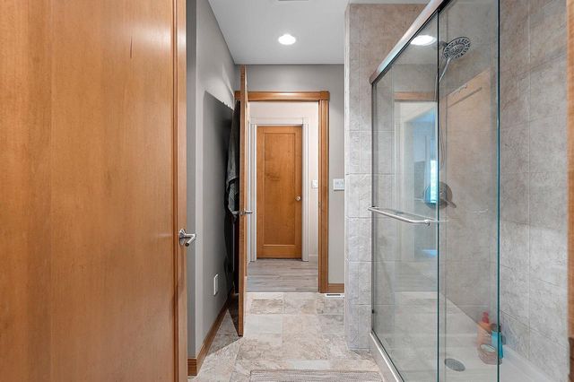 1111 HUNTINGTON WAY, Suamico, WI 54173