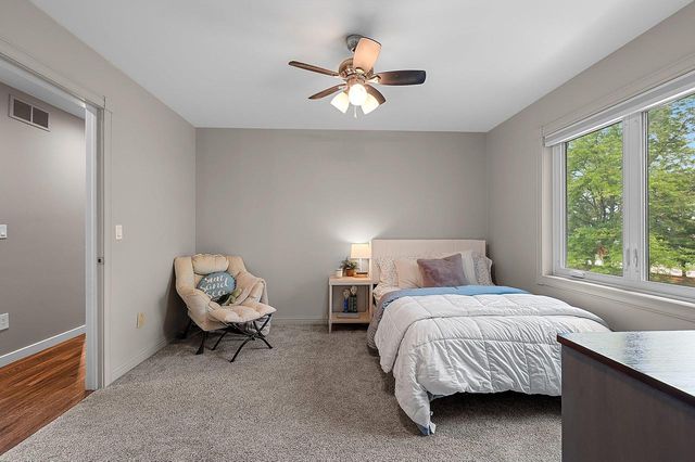 1111 HUNTINGTON WAY, Suamico, WI 54173