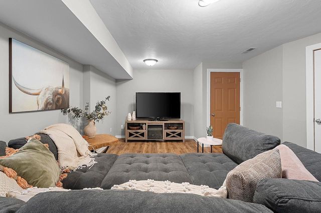 1111 HUNTINGTON WAY, Suamico, WI 54173