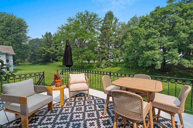 1111 HUNTINGTON WAY, Suamico, WI 54173