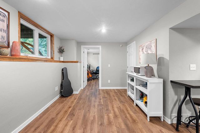 1111 HUNTINGTON WAY, Suamico, WI 54173