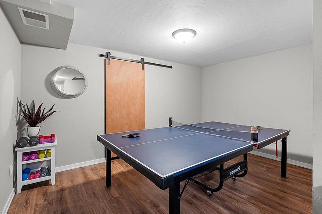 1111 HUNTINGTON WAY, Suamico, WI 54173
