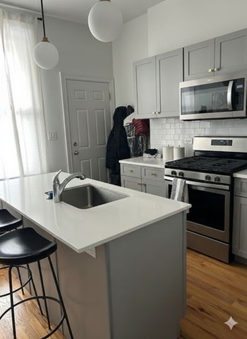 3912 N Ashland Avenue, Chicago, IL 60613