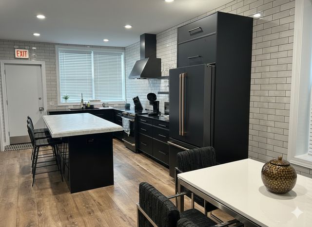 3912 N Ashland Avenue, Chicago, IL 60613