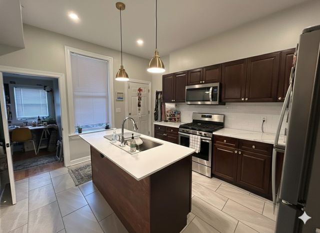 3912 N Ashland Avenue, Chicago, IL 60613