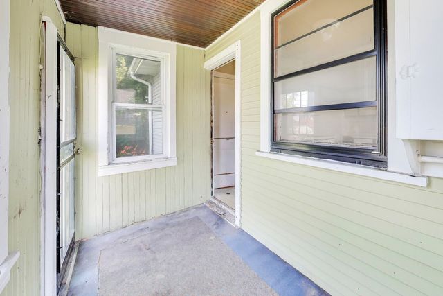 1926 S 9th Avenue, Maywood, IL 60153