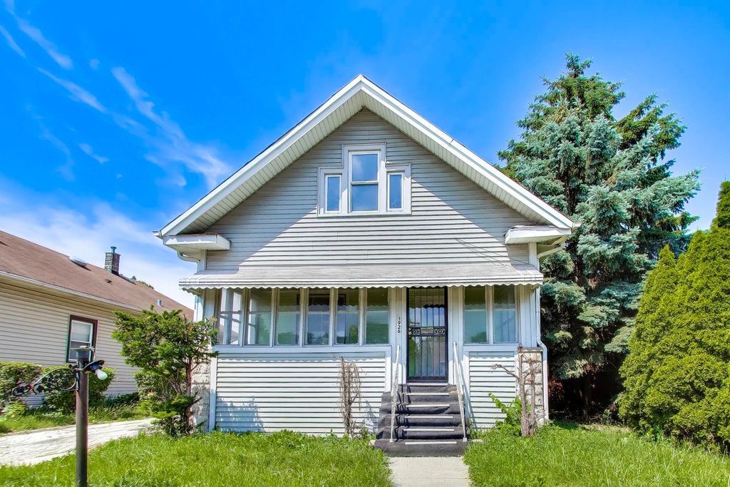 1926 S 9th Avenue, Maywood, IL 60153