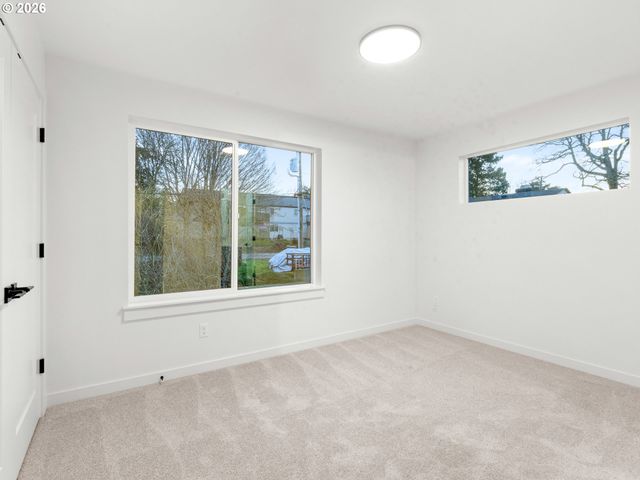 11067 Sw 61st Ave 5, Portland, OR 97219