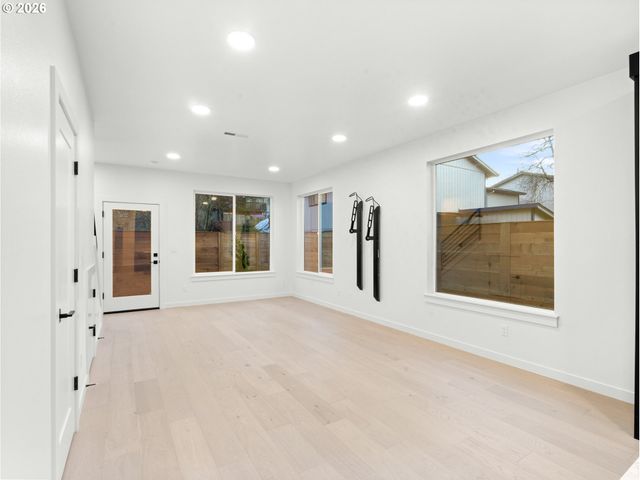 11067 Sw 61st Ave 5, Portland, OR 97219