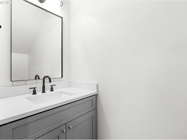 11067 Sw 61st Ave 5, Portland, OR 97219