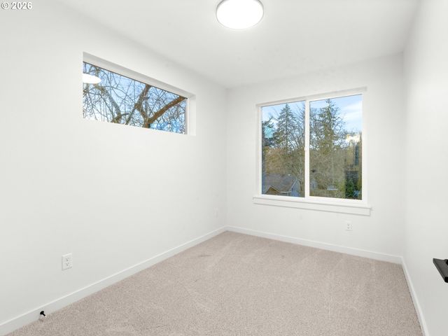 11067 Sw 61st Ave 5, Portland, OR 97219