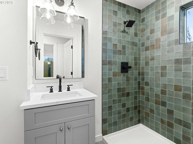 11067 Sw 61st Ave 5, Portland, OR 97219