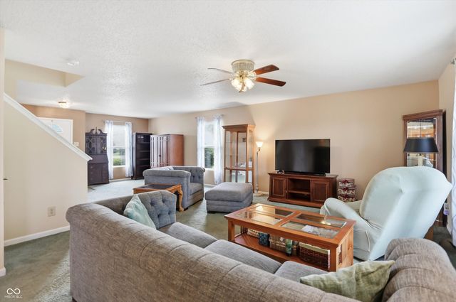 502 Streamside Drive, Greenfield, IN 46140