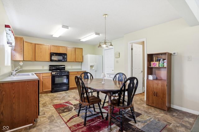 502 Streamside Drive, Greenfield, IN 46140