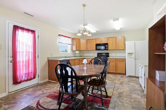 502 Streamside Drive, Greenfield, IN 46140