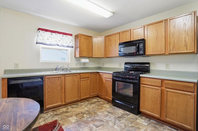 502 Streamside Drive, Greenfield, IN 46140