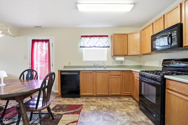 502 Streamside Drive, Greenfield, IN 46140