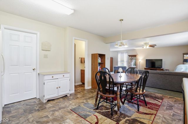 502 Streamside Drive, Greenfield, IN 46140