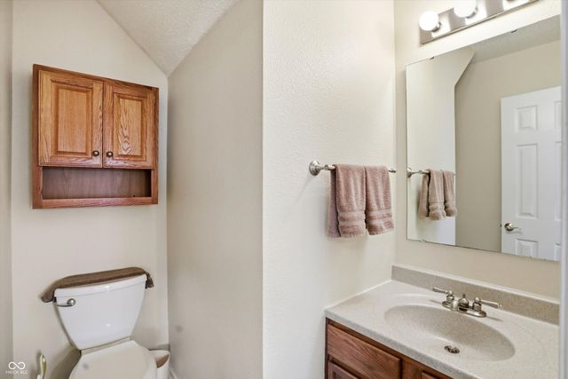 502 Streamside Drive, Greenfield, IN 46140