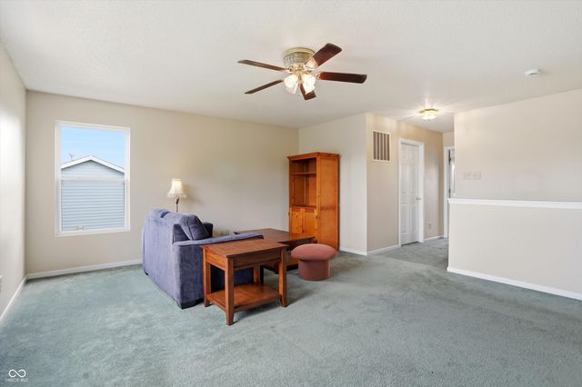 502 Streamside Drive, Greenfield, IN 46140