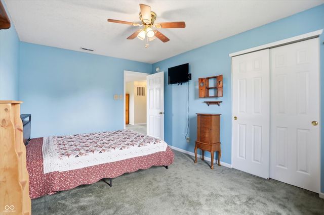 502 Streamside Drive, Greenfield, IN 46140