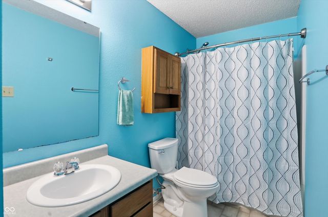 502 Streamside Drive, Greenfield, IN 46140