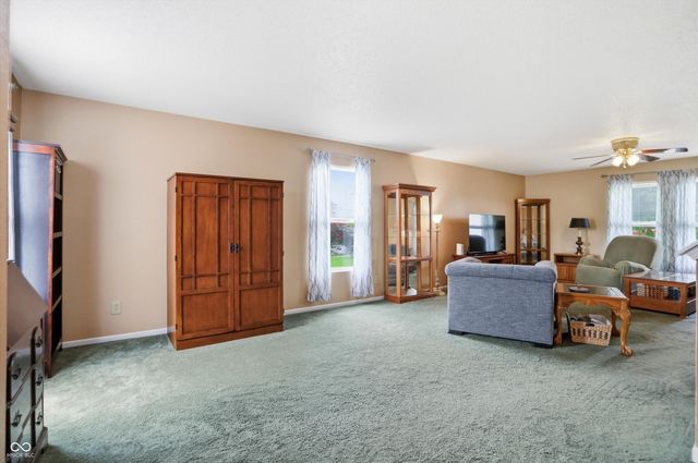 502 Streamside Drive, Greenfield, IN 46140