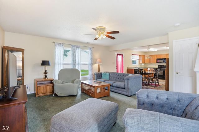 502 Streamside Drive, Greenfield, IN 46140