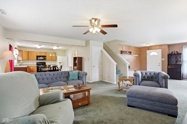 502 Streamside Drive, Greenfield, IN 46140