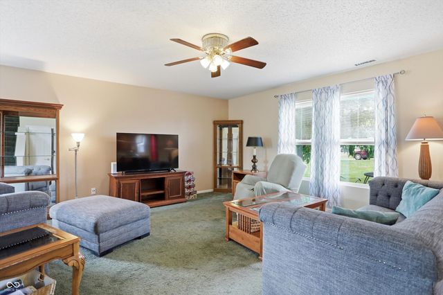 502 Streamside Drive, Greenfield, IN 46140