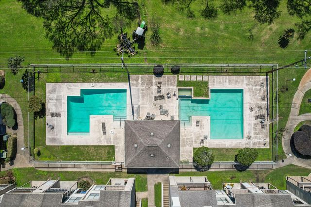 8365 Sands Point Drive 221, Houston, TX 77036