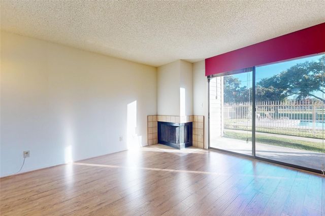 8365 Sands Point Drive 221, Houston, TX 77036