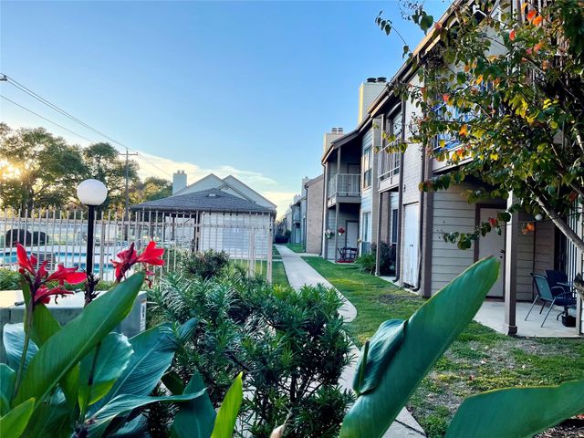 8365 Sands Point Drive 221, Houston, TX 77036