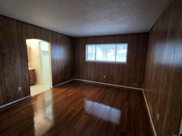 2121 Redwood Street, Kemah, TX 77565