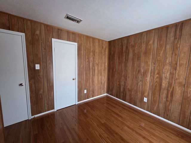 2121 Redwood Street, Kemah, TX 77565