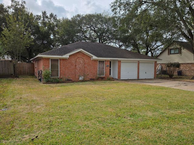 2121 Redwood Street, Kemah, TX 77565