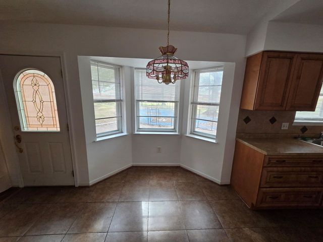 2121 Redwood Street, Kemah, TX 77565