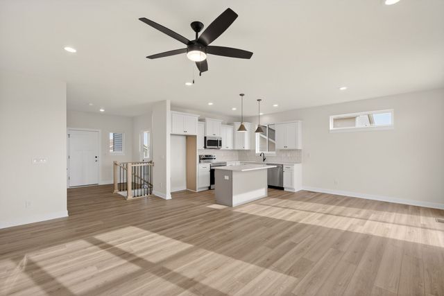 718 Plainside Avenue, Norwalk, IA 50211