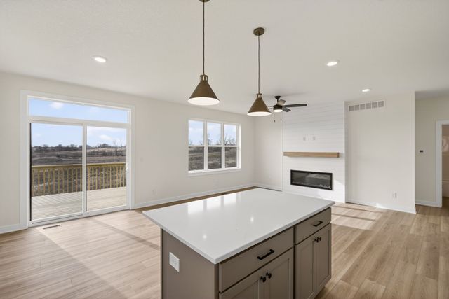 718 Plainside Avenue, Norwalk, IA 50211