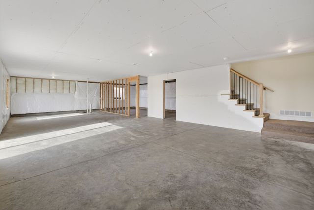 718 Plainside Avenue, Norwalk, IA 50211