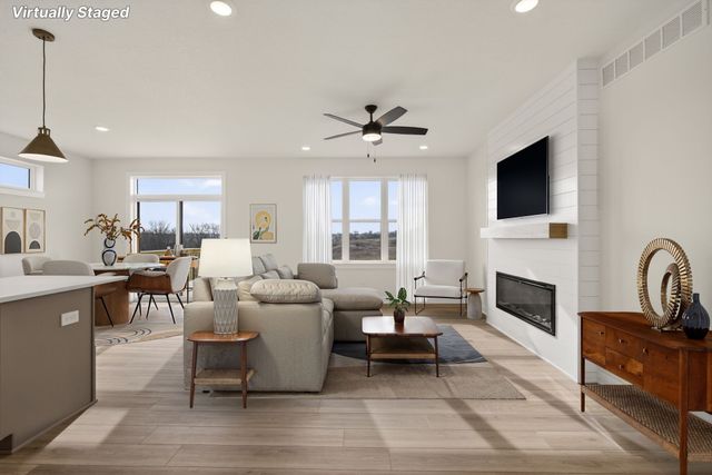 718 Plainside Avenue, Norwalk, IA 50211