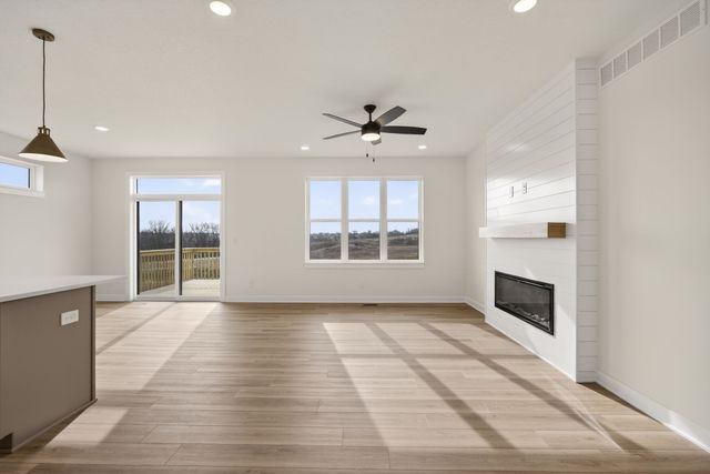 718 Plainside Avenue, Norwalk, IA 50211