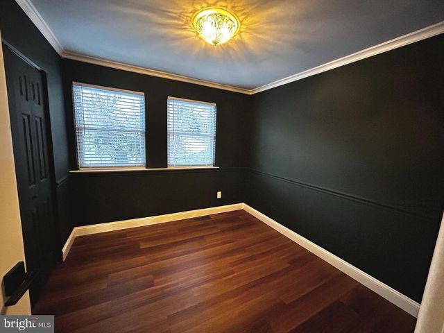 33 PARK VALLEI LN, Brookhaven, PA 19015