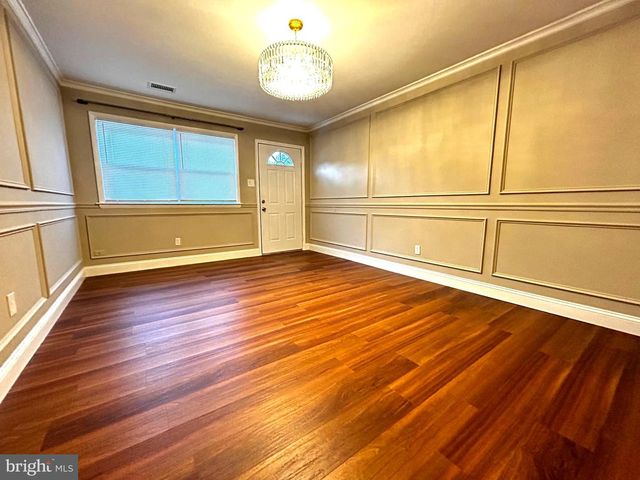 33 PARK VALLEI LN, Brookhaven, PA 19015