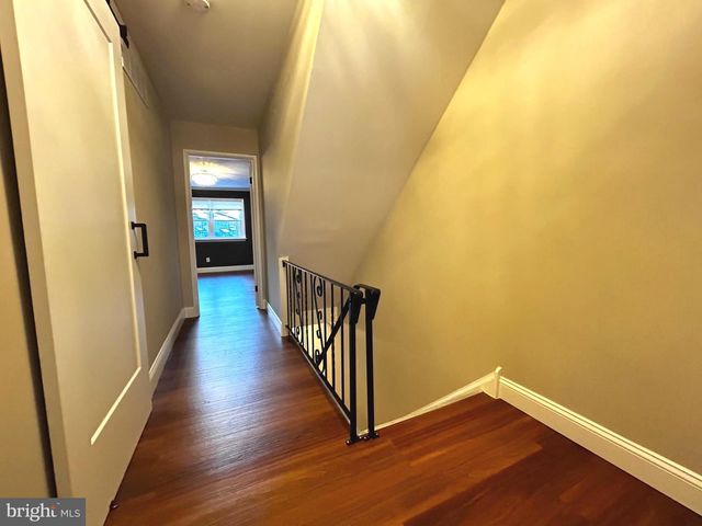 33 PARK VALLEI LN, Brookhaven, PA 19015