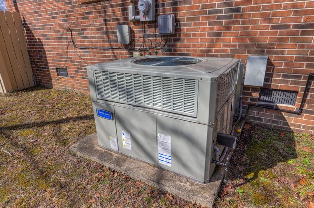 1700 Harton Blvd, Tullahoma, TN 37388