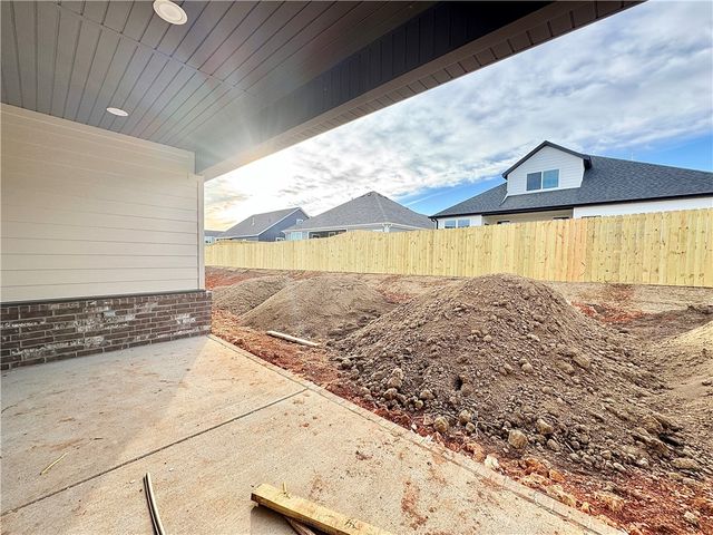 5905 SW Bear Creek Avenue, Bentonville, AR 72713